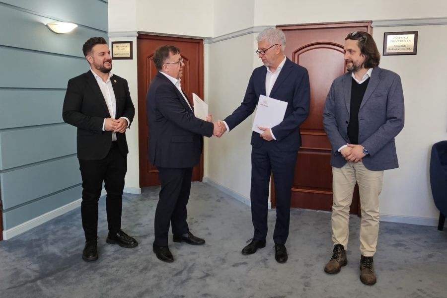 Przy dworcu kolejowym w Raciborzu powstanie centrum przesiadkowe